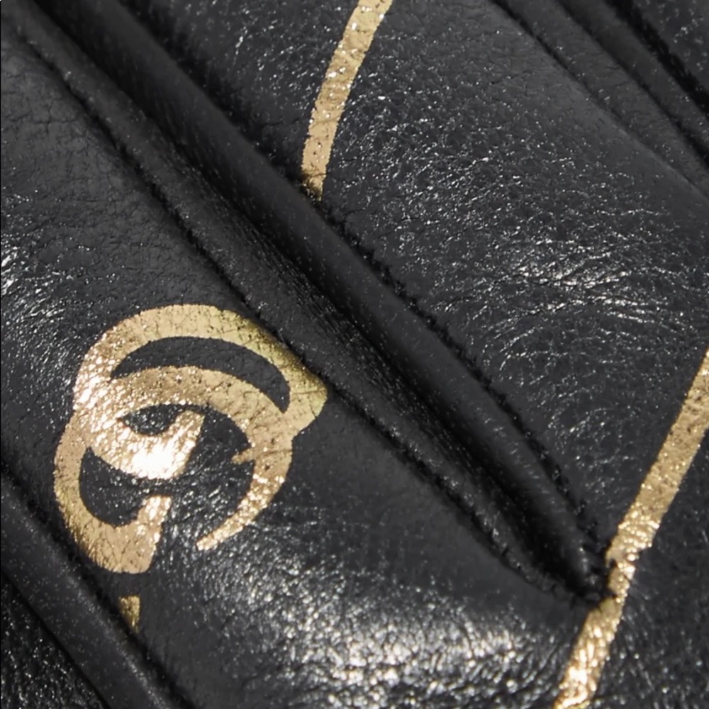 GUCCI GG Leather Gloves | Black and Gold - Picture 5 of 7